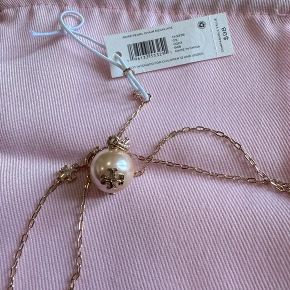 Tory Burch Delicate Pearl Gold Logo Chain Pendant - Picture 3 of 4